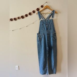 Free People overalls, great condition. Only worn a few times.